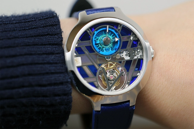 Louis Vuitton Voyager Flying Tourbillon “Poinçon de Genève” Plique-à-jour Referenz Q7EBBY