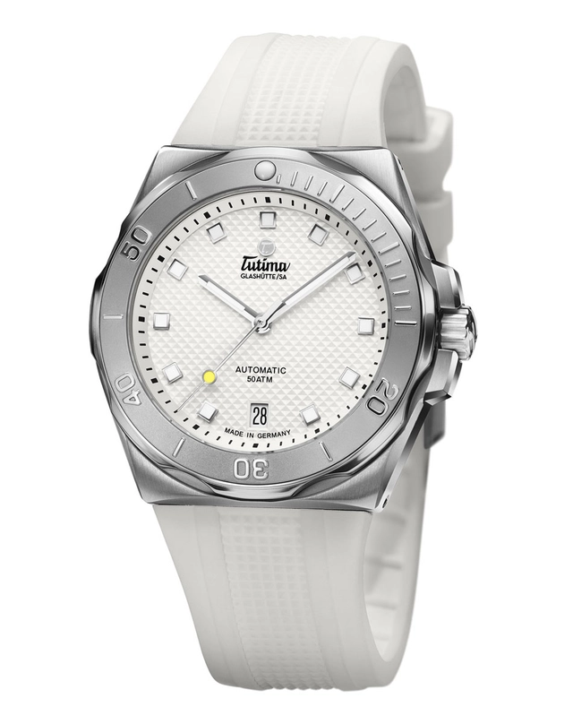 Tutima_M2-Seven-Seas-S-Tennis-Edition-Halbseite.jpg Tutima_M2-Seven-Seas-S-Tennis-Edition-Halbseite