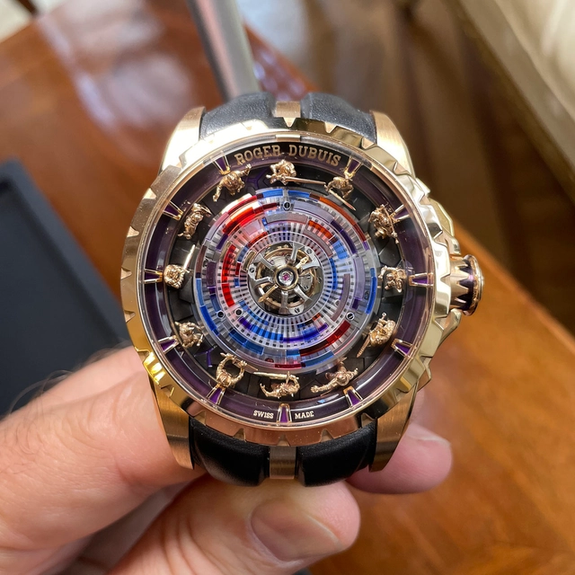 Roger Dubuis Knights of the Round Table mit Muranoglas-Zifferblatt Roger Dubuis Knights of the Round Table mit Muranoglas-Zifferblatt