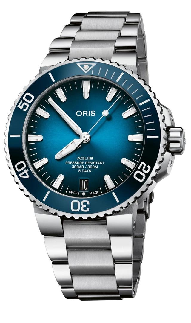 Die Oris Aquis Date Calibre 400 bekommt als erstes Modell das neue Werk