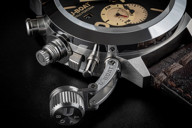 U-Boat: Classico Chrono Wolfram in Schwarz, Konstruktion der Krone