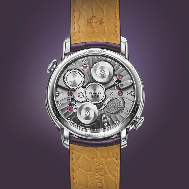 Saphirglasboden der Arnold & Son Double Tourbillon White Gold 