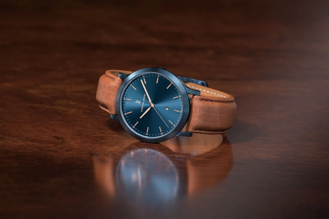 Lilienthal Berlin: Huxley Blue Rose Gold mit Lederband Lilienthal Berlin: Huxley Blue Rose Gold mit Lederband