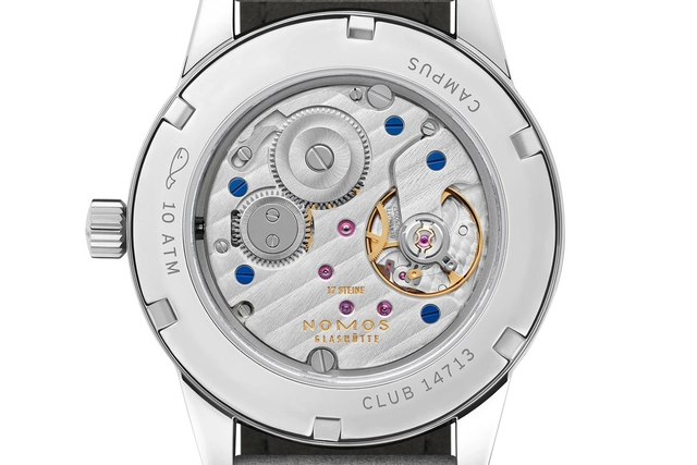 Nomos Glashütte: Club Campus mit dem Uhrwerk Alpha