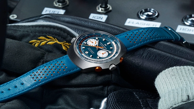 Hamilton-Chrono-Matic-50-orange-blau-Aufmacher