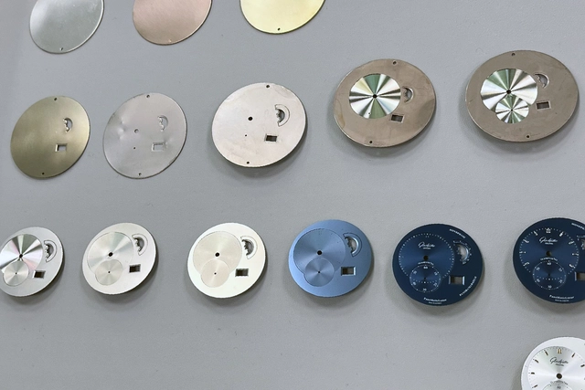 Glashütte Original, diverse Produktionsschritte der Zifferblätter