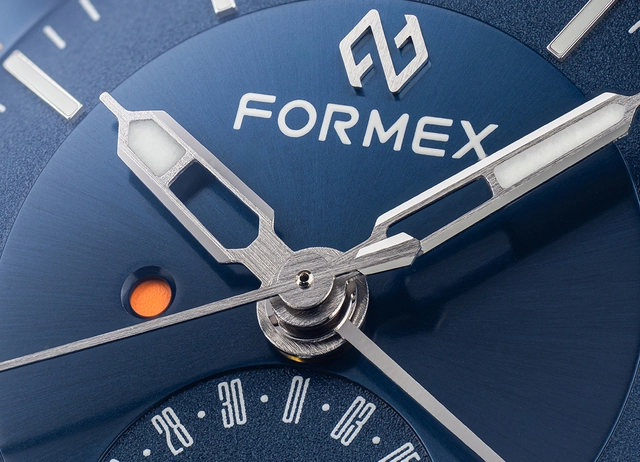 Formex Stratos UTC 41 mm mit blauem Zifferblatt, Detailansicht