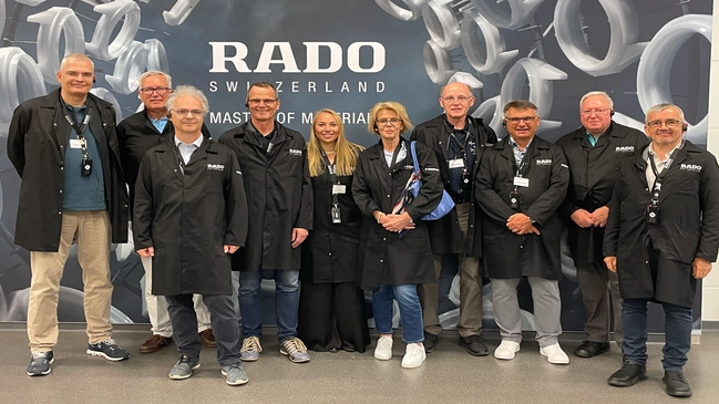 Uhrenreise Schweiz 2025: Gruppenfoto bei Rado-Comadur