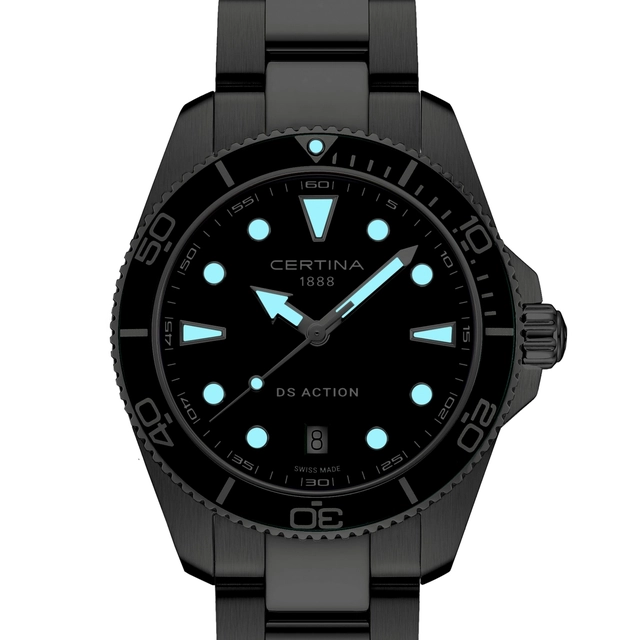 Ansicht der Certina DS-Kollektion mit Superluminova bei Dunkelheit