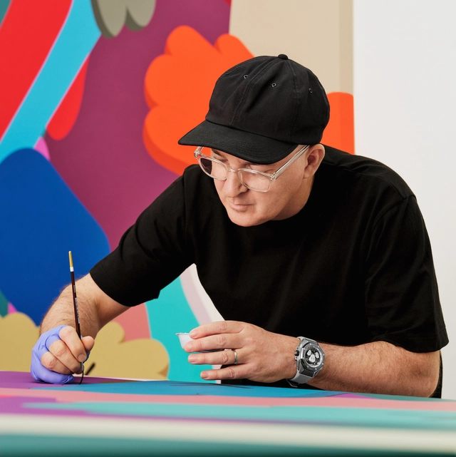 Kaws bei der Arbeit 