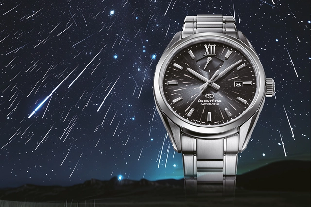 Orient Star M34 F8 Date Models Limited Edition, Uhr mit schwarzem Zifferblatt vor Meteoritenschauer