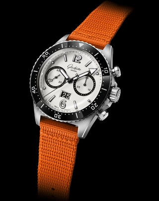 Glashütte Original SeaQ Chronograph Silver Screen mit orangefarbenem Synthetikband