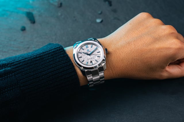 Formex Essence 41 mm _Space Ghost_ Automatic COSC - Wrist Shot 