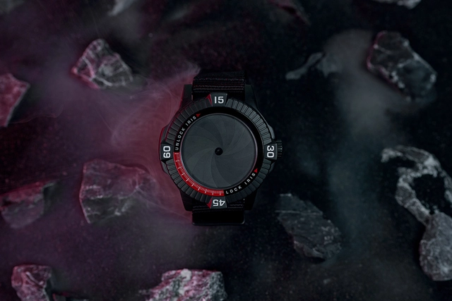Traser_IRIS-closed-Black-Nato-Mood.jpg P99 Iris Limited Edition mit geschlossener Blende
