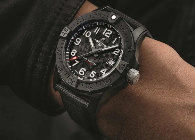 Breitling präsentiert die neue Super Avenger B01 Chronograph 46 Night Mission