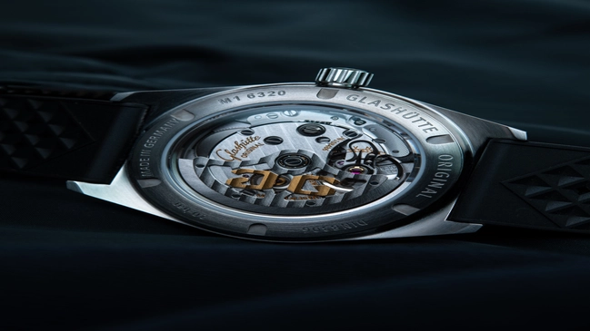 Glashuette_Original_SeaQ Sapphire Crystal Case Back