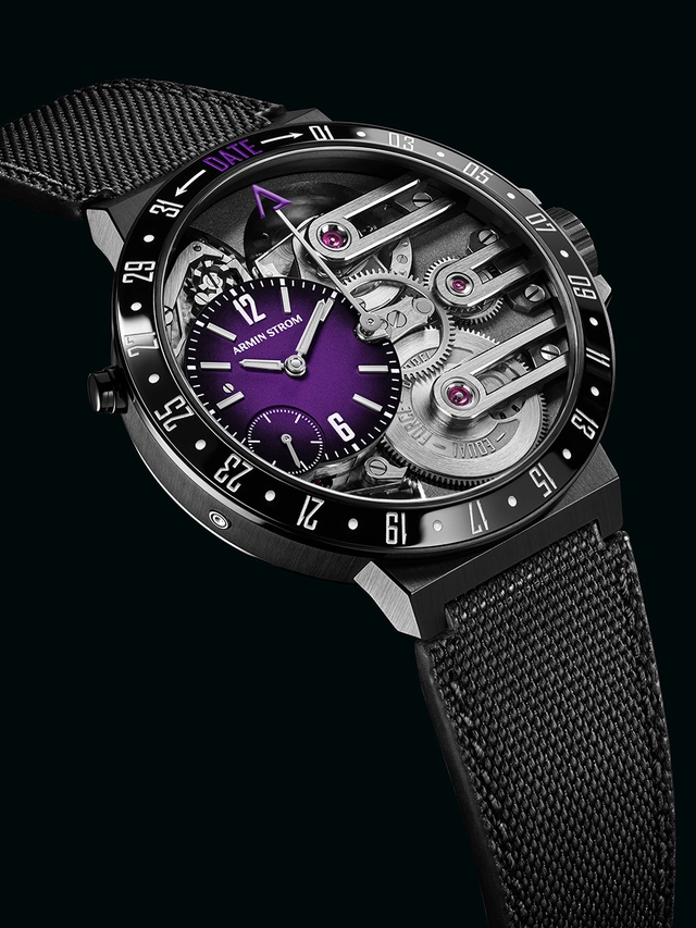 Armin_Strom_Orbit_Purple_CloseUp_BlackBG.jpg Armin Strom Orbit Purple, Edelstahluhr, Close-up Zifferblatt