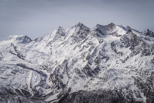 Mischabelkette-Mischabel massif (c) Saastal Tourismus AG-Puzzle Media.jpg