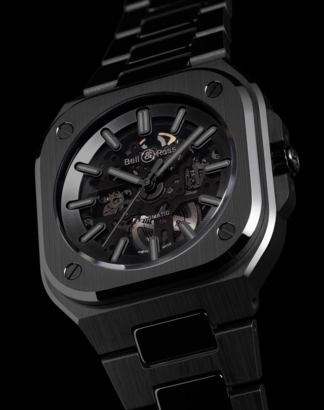 Bell & Ross – BR-05 Skeleton Phantom Ceramic Bell & Ross – BR-05 Skeleton Phantom Ceramic, schwarze Keramikuhr mit Skelettierung