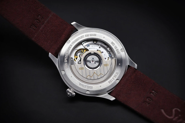 Sinn-1739_Roemerberg-Boden.jpg Sinn 1739 Römerberg Boden mit Kaliber SW300