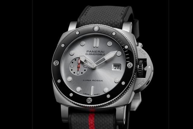 Panerai Submersible QuarantaQuattro Luna Rossa PAM01681 Aufmacher Panerai Submersible QuarantaQuattro Luna Rossa PAM01681 Aufmacher