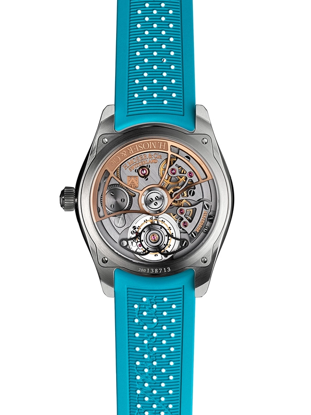 H_Moser_Pioneer_Tourbillon_Spiced_Aqua_Rueckseite.jpg H. Moser & Cie. Pioneer Tourbillon Spiced Aqua, Uhr von der Rückseite mit Sicht auf das Werk