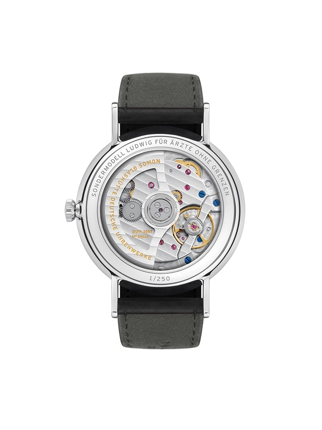 Nomos_Ludwig_neomatik_39_AoG_Rueckseite
