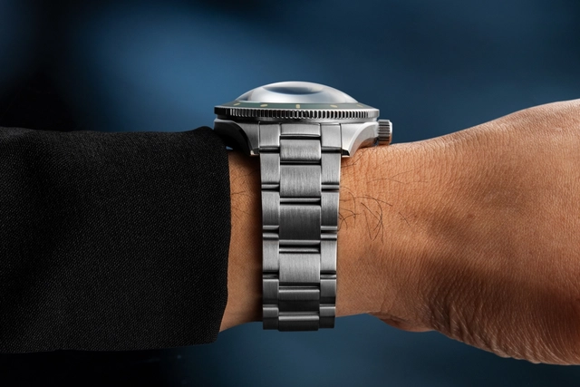 Seitenansicht der Spinnaker SP-5159 – Challenger Automatic am Handgelenk