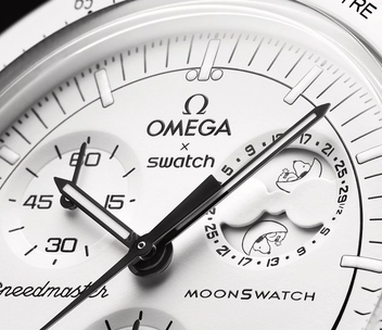 Swatch x Omega MoonSwatch Snoopy Moonphase