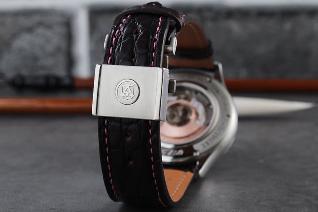 Alexander Shorokhoff – Happy Second Bordeaux, Chronograph mit Automatikkaliber und rotem Zifferblatt 