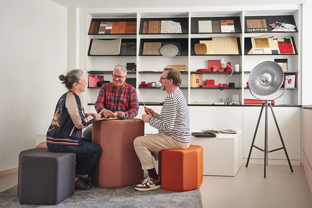 WatchTime-Wempe-Stubbenhuk-VisuellesMarketing.jpg Visuelles Marketing im Stubbenhuk 10, Muster von Stoffen, Oberflächen und verschiedenen Materialien