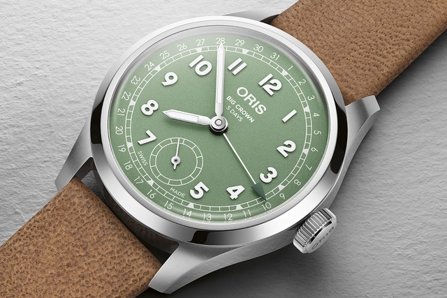Oris_Big_Crown_Pointer_Date_Calibre_403_salbeigruen