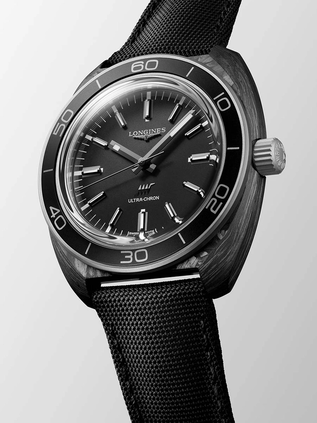 Longines_Ultra-Chron_Carbon