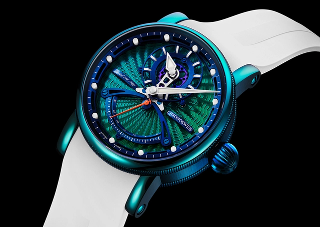 Chronoswiss, Titanuhr mit Automatikwerk und auffälligem Design