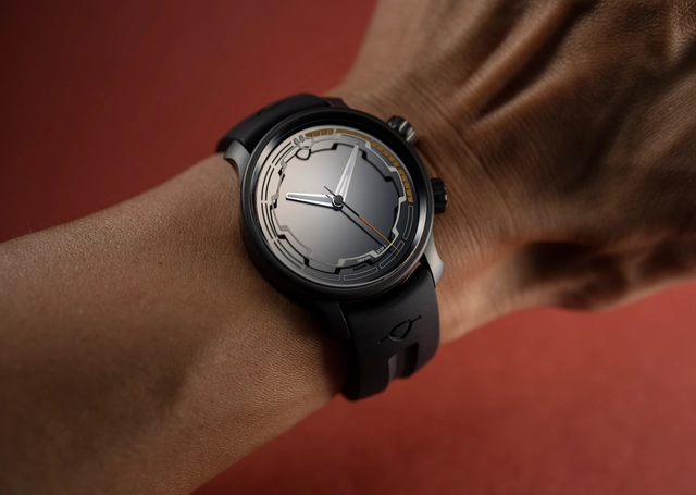 Arm mit Vorderseite der Ming 37.09 Uni