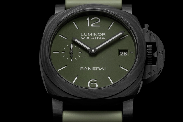 Panerai Luminor Quaranta Carbotech PAM01526 Zifferblatt der Panerai Luminor Quaranta Carbotech PAM01526