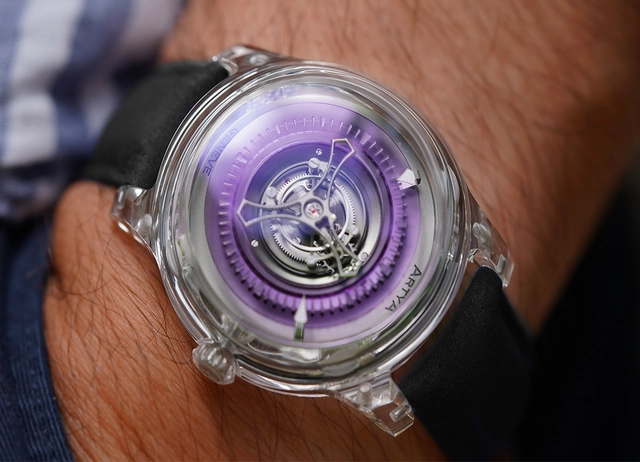 ArtyA – Purity Wavy Central Tourbillon Purple 40 mm, skelettierte Uhr mit Saphirgehäuse