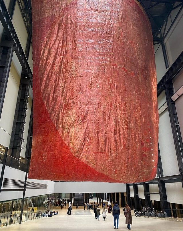 WatchTime_Swatch_Art_Journey_Tate Tate Modern Eingang