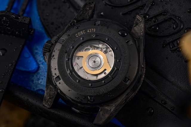 WatchTime-Titoni-Seascoper600CT-Rückseite.jpg Titoni Seascoper 600 CarbonTech