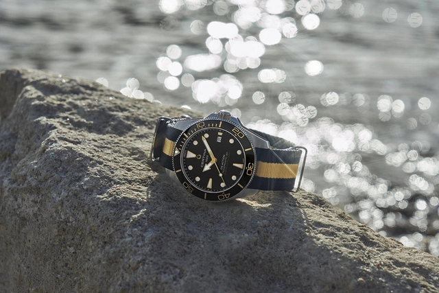 02_Certina_DS_ACTION_DIVER_40.5mm_C048.407.18.051.01_PRODUCT_PR_SMALL.jpg Queransicht der Certina DS Action Diver 40,5mm