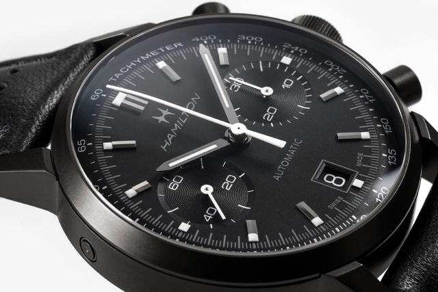 Hamilton_Intra_Matic_Auto_Chrono_schwarzweiss-Seite