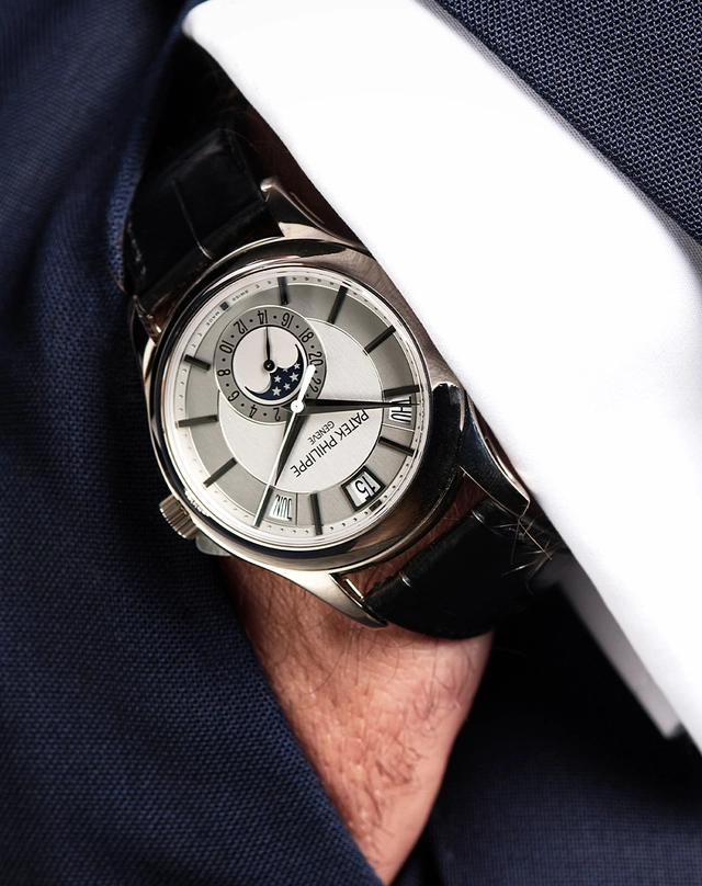 Patek Philippe – Calatrava "Complications" Jahreskalender Herrenuhr, Ref. 5205G-001 Patek Philippe – Calatrava "Complications" Jahreskalender Herrenuhr, Ref. 5205G-001