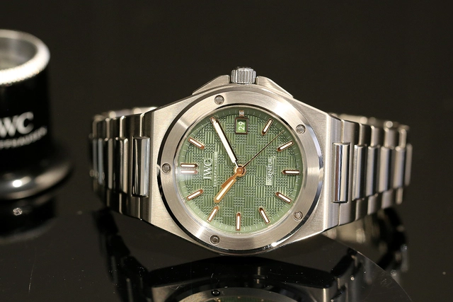 IWC Schaffhausen Ingenieur Automatic 40 mit grünem Zifferblatt