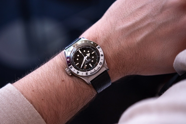 Serica Travel Chronometer