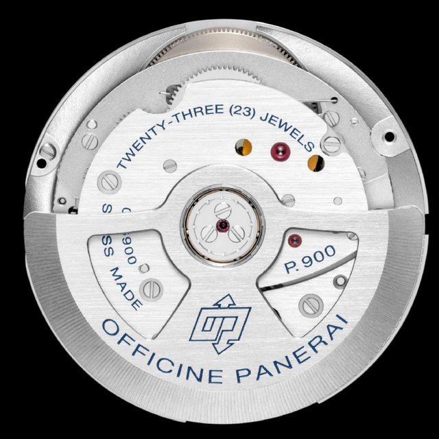 Panerai-LunaTech-PAM01563-Submersible-Luna-Rossa-CarbotechTM-Werk.jpg Mechanisches Uhrwerk mit Automatikaufzug, Kaliber P.900 der Panerai PAM01563 Submersible Luna Rossa CarbotechTM