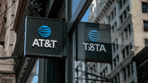 AT&T strikes back at lead fears