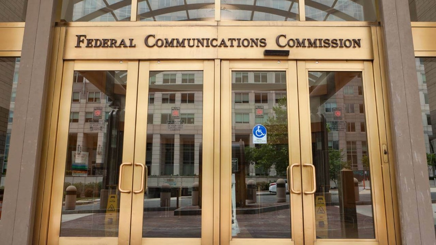 FCC Chair seeks 'fresh look' at broadband data caps