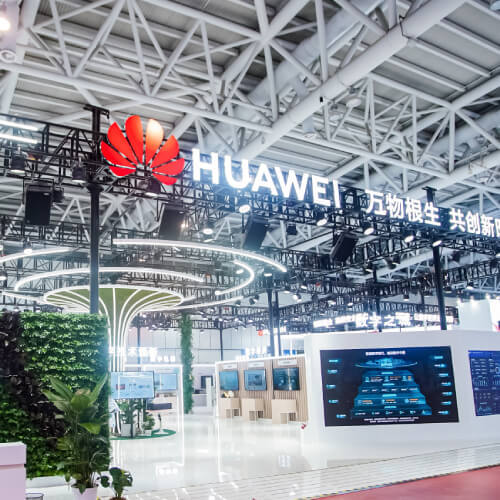 Huawei shrinks further despite enterprise gains