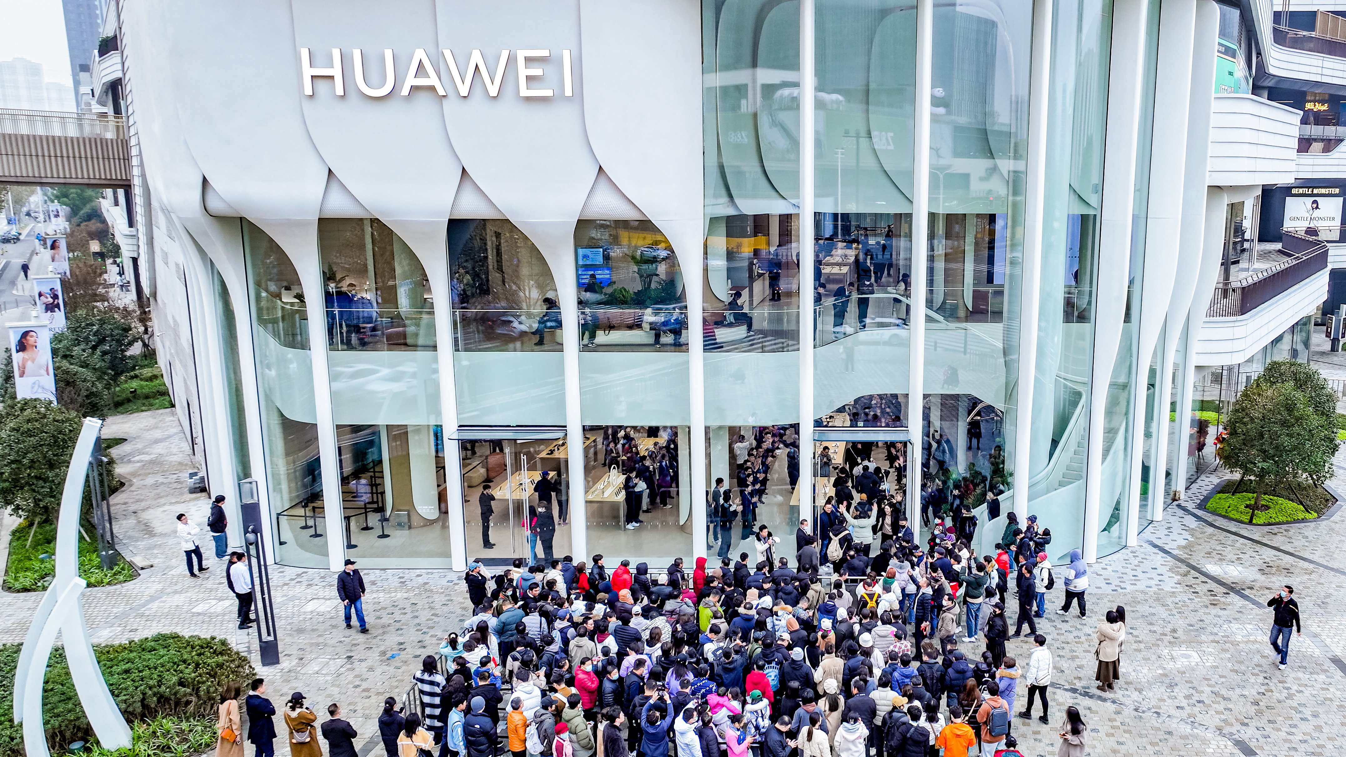 Huawei's 5G phones and the cost to China's biggest chipmaker - Vimarsana News