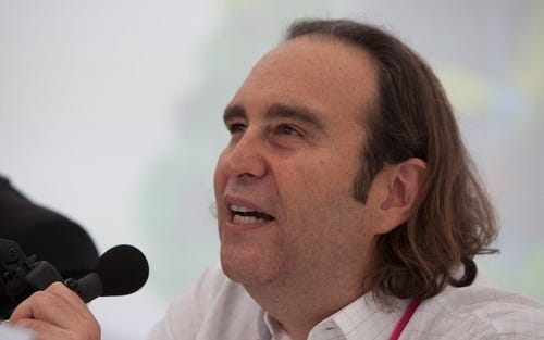 Xavier Niel: He needs to invest in a haircut.